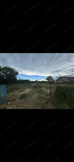 Teren de 2101 mp, în Central