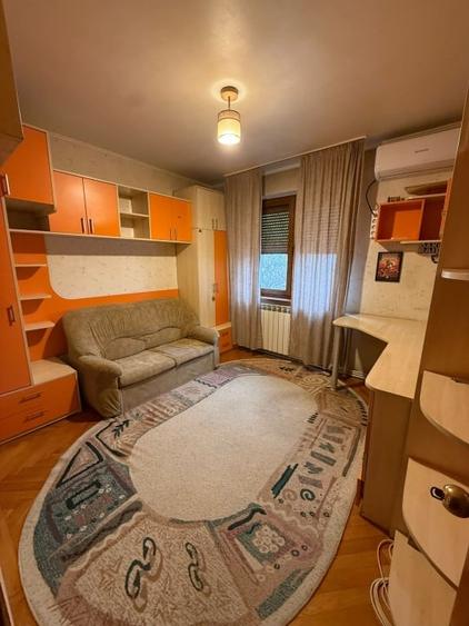 Apartament cu 4 camere decomandat în Mazepa 1