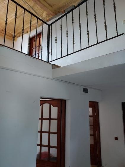 Casă individuală cu 4 camere cu Canalizare în Lazu