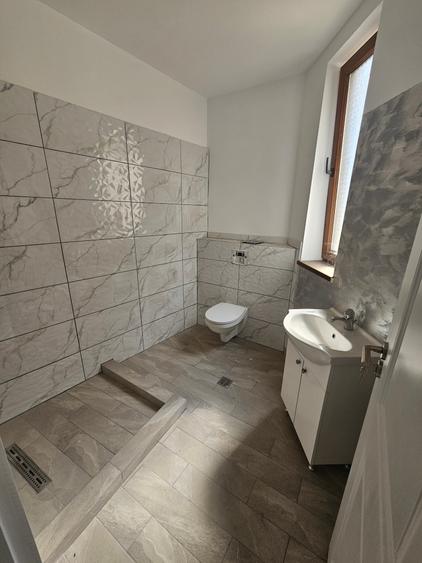 Apartament cu 4 camere decomandat în Armeneasca