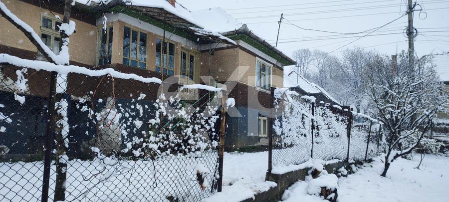 Casă individuală cu 5 camere cu Canalizare în Liteni