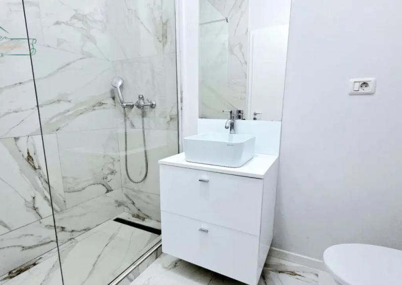 Apartament cu 2 camere semidecomandat, mobilat în Micălaca