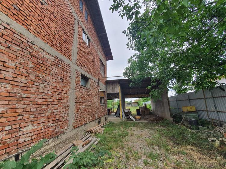 Casă cu 4 camere în Central