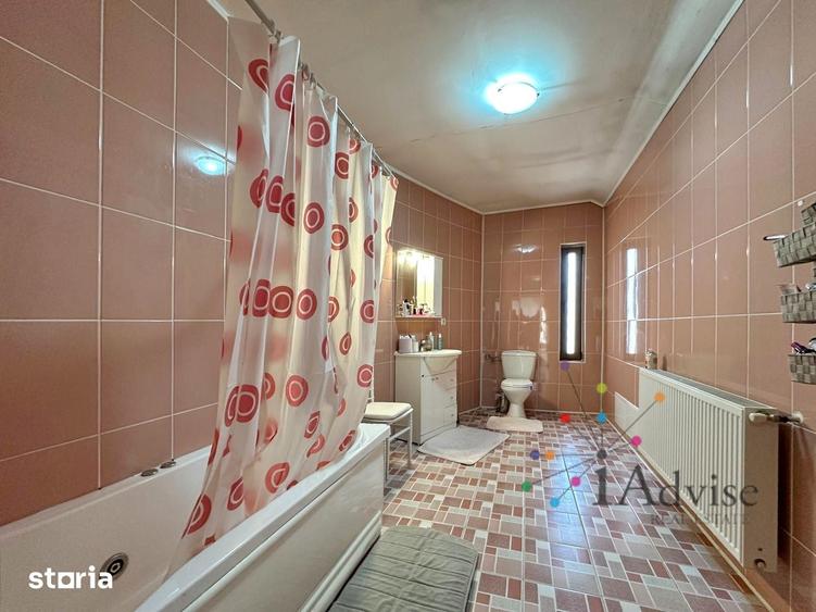Casă cu 5 camere cu Teren 1500 Mp în Hălchiu