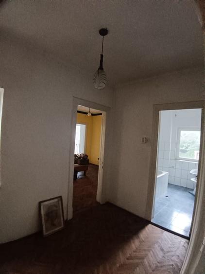 Casă cu 3 camere în Câmpulung Muscel