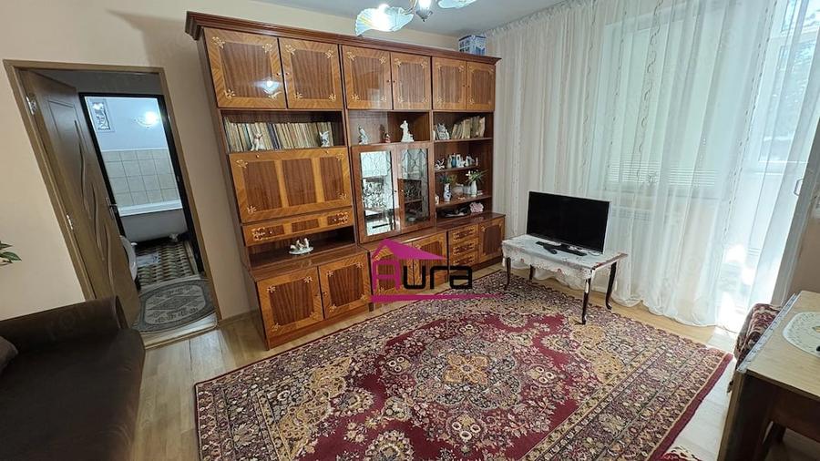 Inchiriez apartament 2 camere zona Str.Isaccei - 1
