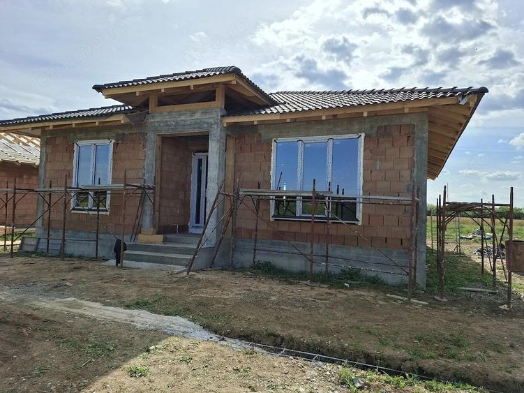 Casă cu Teren 650 Mp în Semicentral