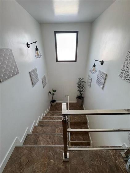 Casă individuală cu 5 camere cu Canalizare în Câmpineanca