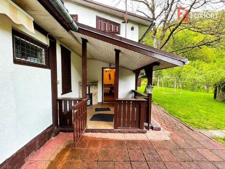 Casă individuală cu 5 camere cu Teren 400 Mp în Râu de Mori