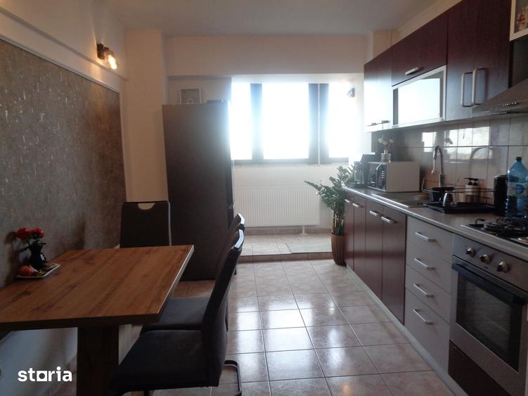 Apartament cu 2 camere decomandat în Central — fotografia 1