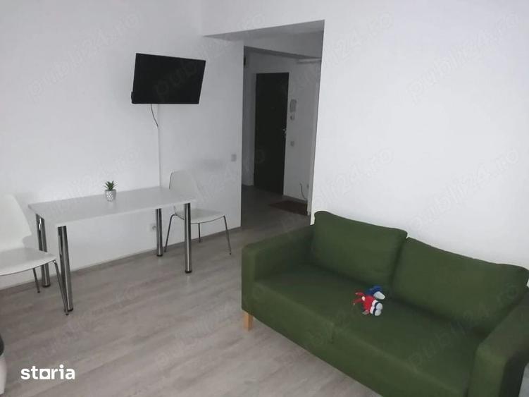 Apartament cu 3 camere semidecomandat în Iancului