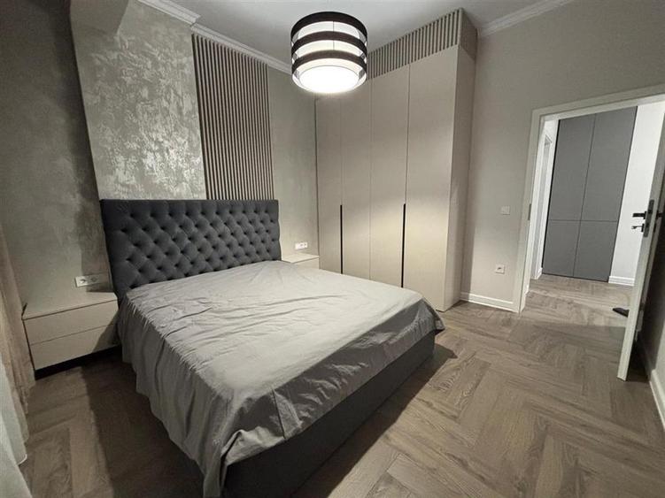 Apartament cu 3 camere semidecomandat, mobilat în Hipodrom 3