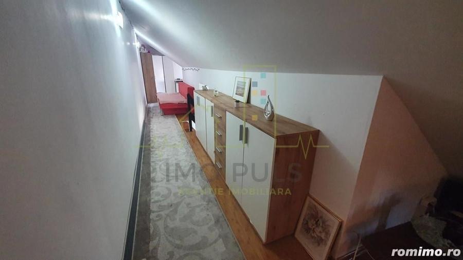 Apartament cu 4 camere semidecomandat în Girocului