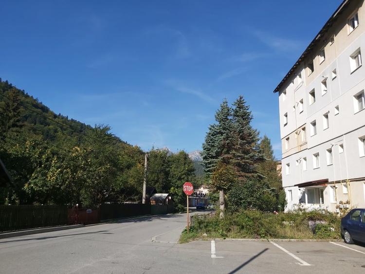 Apartament cu 3 camere decomandat, mobilat în Satu Nou