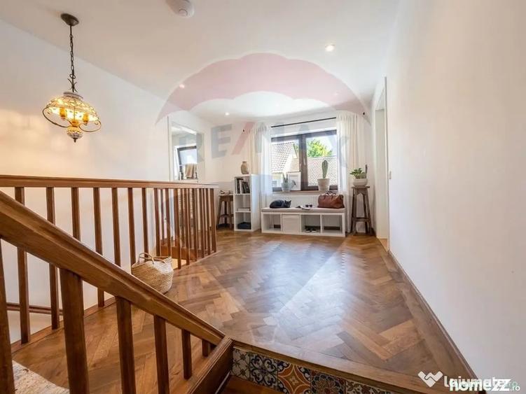 Casă cu 5 camere cu Teren 2236 Mp în Central