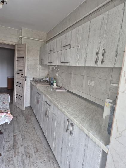 Apartament cu 2 camere decomandat în Malu Roșu