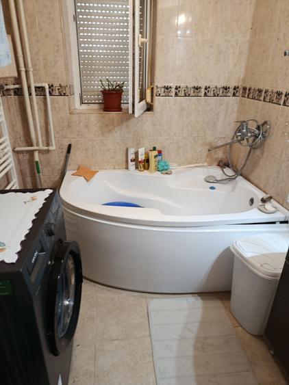 Apartament cu 2 camere semidecomandat în Făcăi