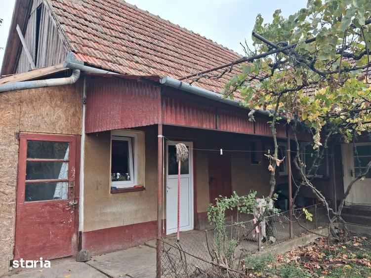 Casă cu 3 camere cu Teren 1800 Mp în Olari