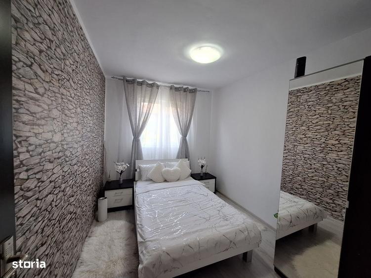 Apartament cu 3 camere semidecomandat în Central
