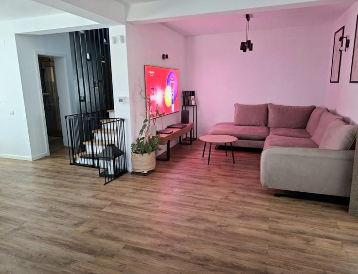 Casă individuală cu 4 camere cu Canalizare în Săbăreni