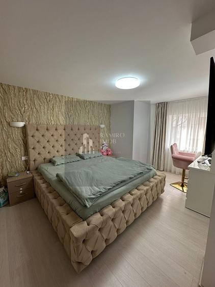 Apartament cu 4 camere decomandat, mobilat în Central