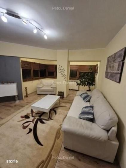 Apartament cu 3 camere semidecomandat în Sat Vacanță