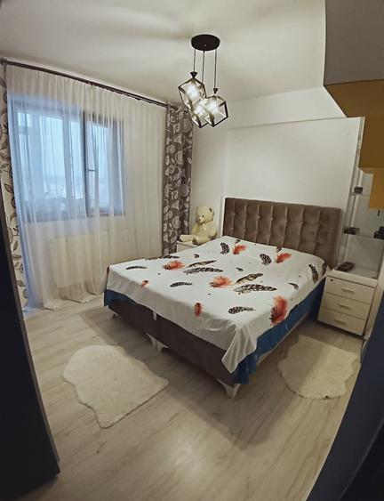 Apartament cu 3 camere semidecomandat în Central