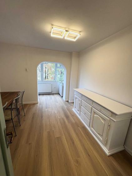 Apartament cu 4 camere decomandat în Republicii