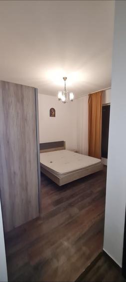 Garsonieră decomandată în Roșu