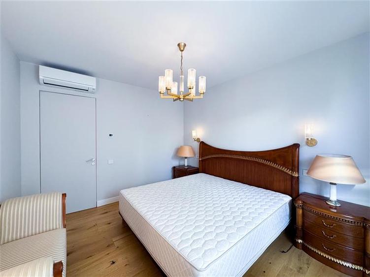 Apartament cu 3 camere decomandat, mobilat în Grădina Icoanei