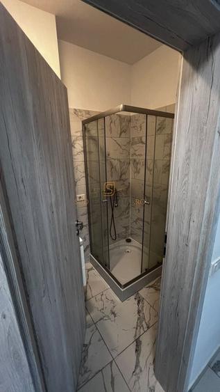 Apartament cu 4 camere decomandat, mobilat în Metalurgiei
