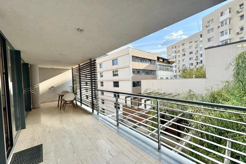Apartament cu 4 camere decomandat, mobilat în Dorobanți