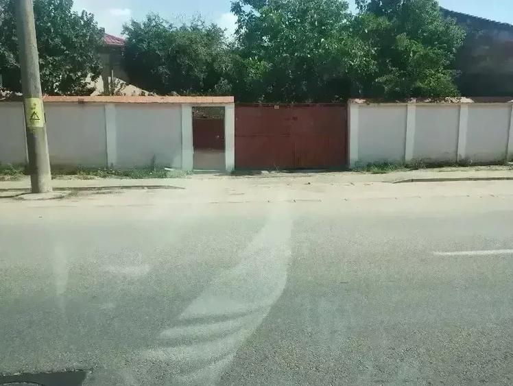 Casă cu 5 camere cu Teren 1300 Mp în Bucovăț