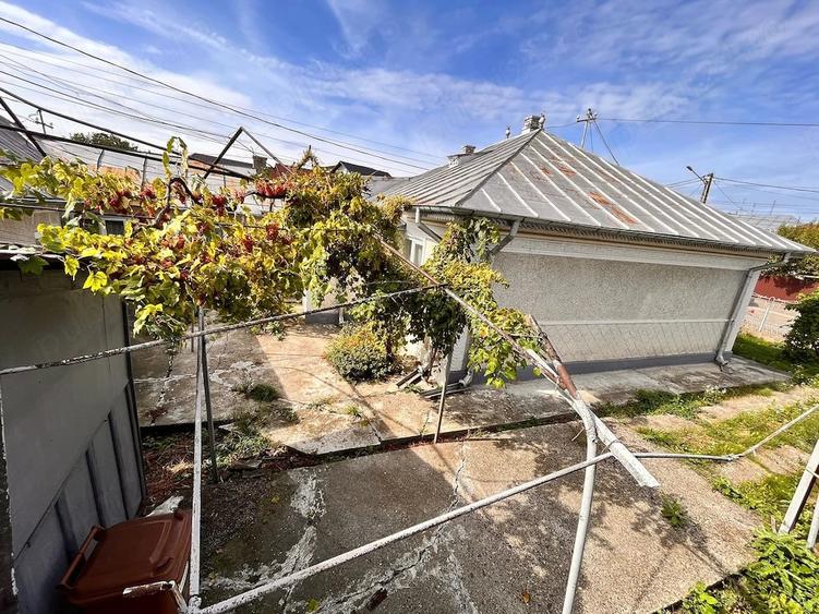 Casă cu Teren 416 Mp în Central