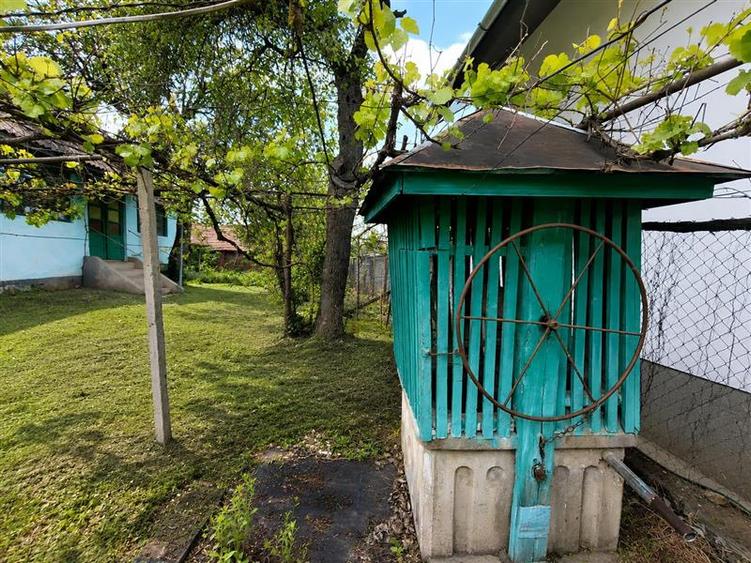 Casă individuală cu 2 camere cu Teren 2112 Mp în Sângătin