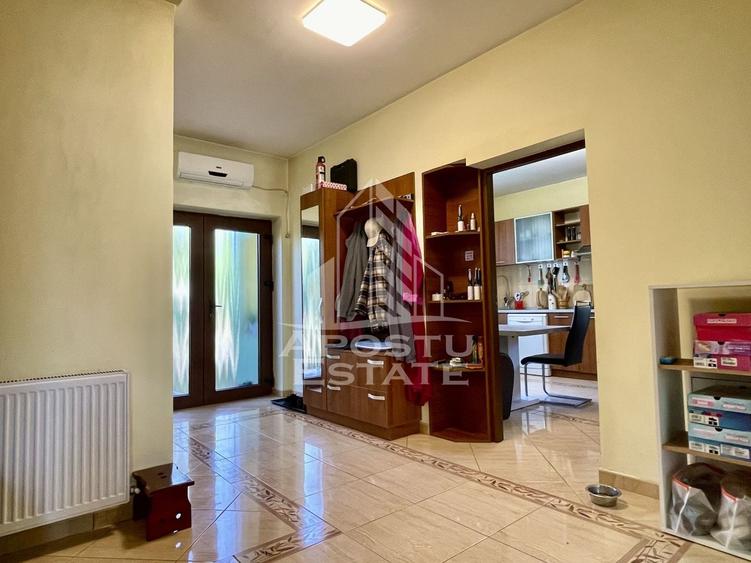 Casă individuală cu 5 camere cu Canalizare în Ronaț
