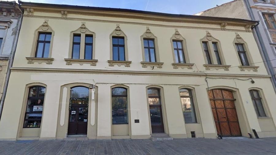 Spațiu comercial, în Ultracentral