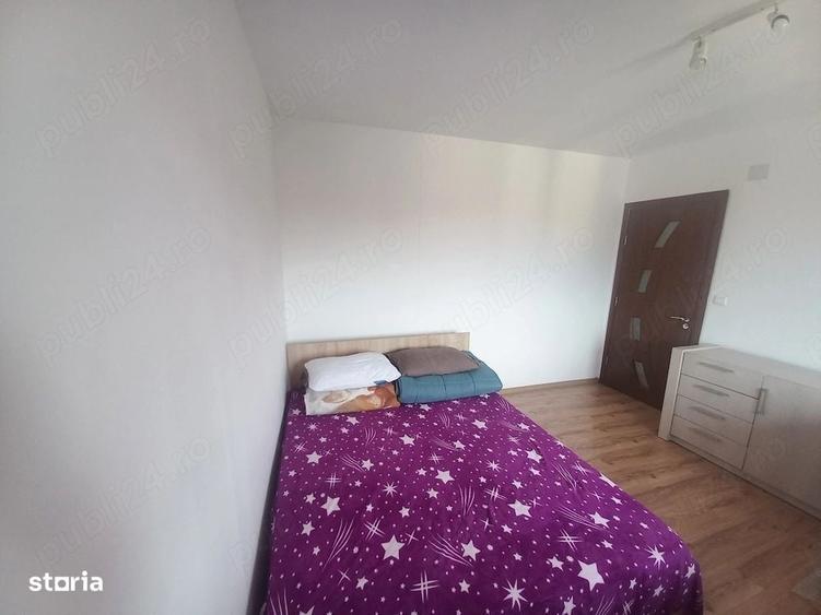 Apartament cu 3 camere decomandat în Soarelui