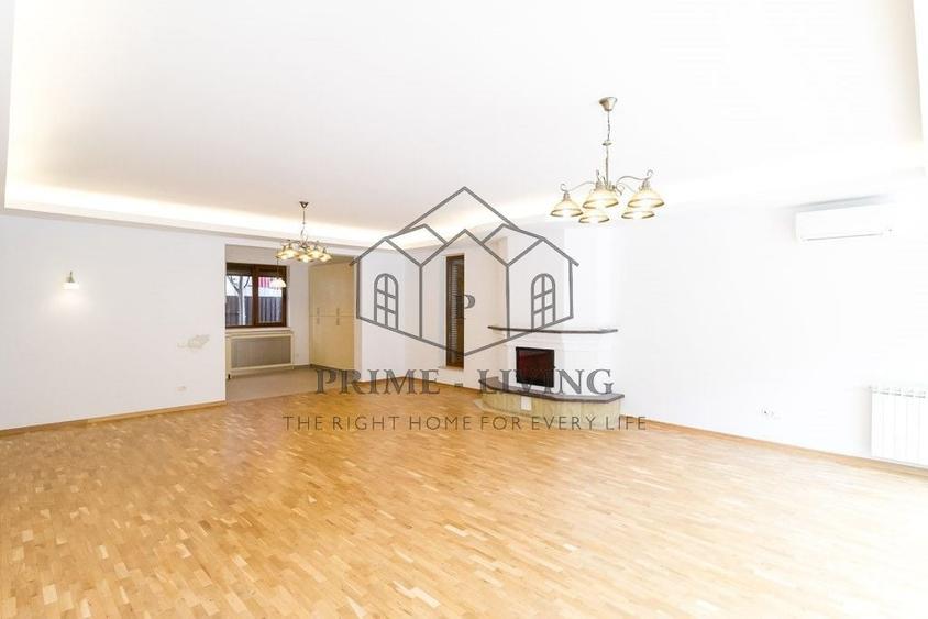 Casă individuală cu 6 camere cu Piscina în Iancu Nicolae