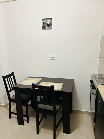 Apartament cu 2 camere decomandat în Medicină