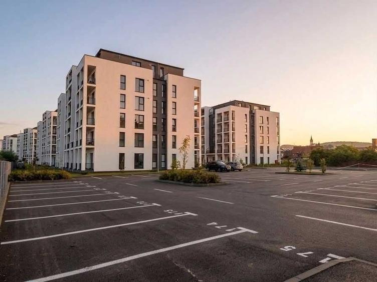 Apartament cu 2 camere semidecomandat în Central