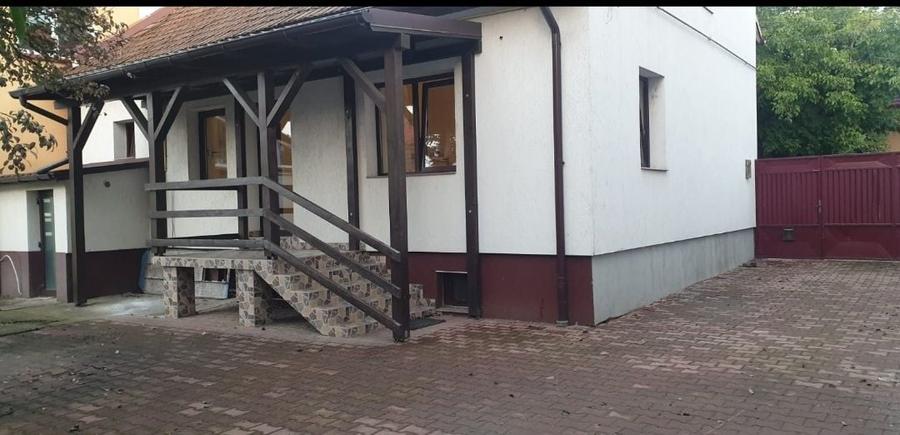 Casă cu 2 camere cu Teren 400 Mp în Pârneava