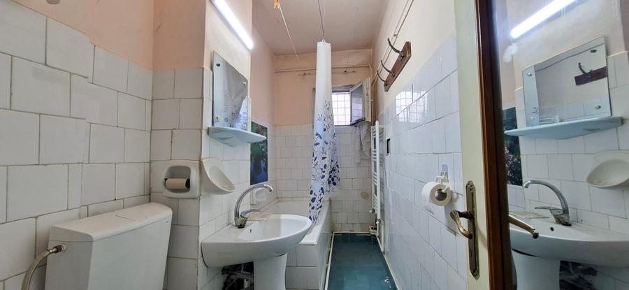 Apartament cu 2 camere decomandat în