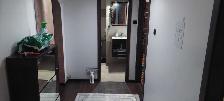 Apartament cu 3 camere decomandat în 1 Mai