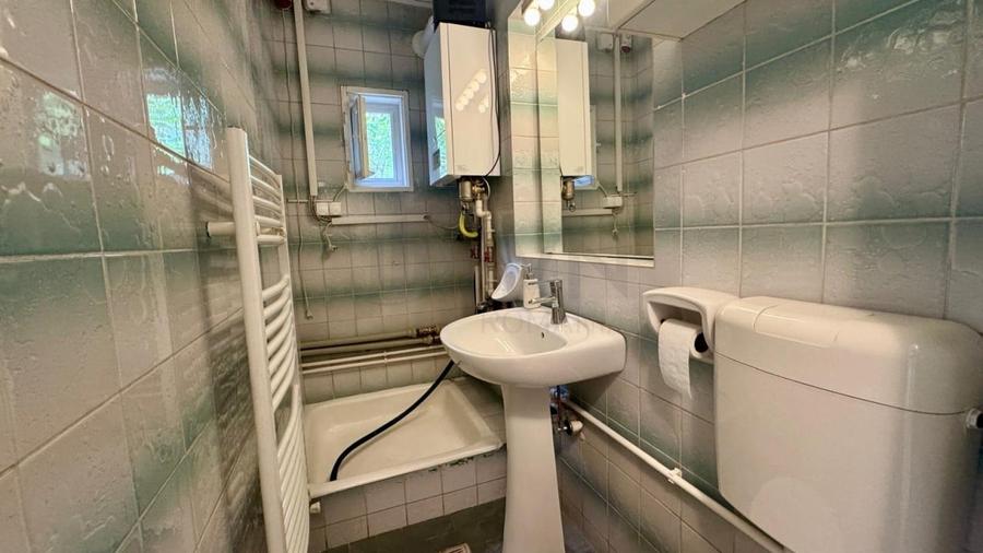 Casă individuală cu 6 camere cu Canalizare în Domenii