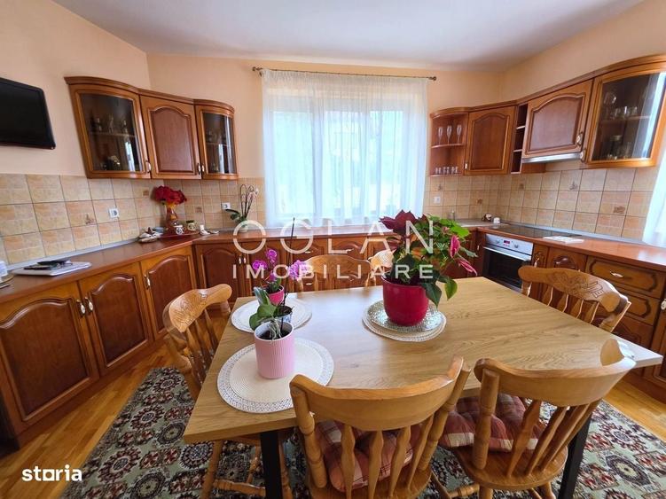 Casă cu 4 camere decomandat în Șelimbăr