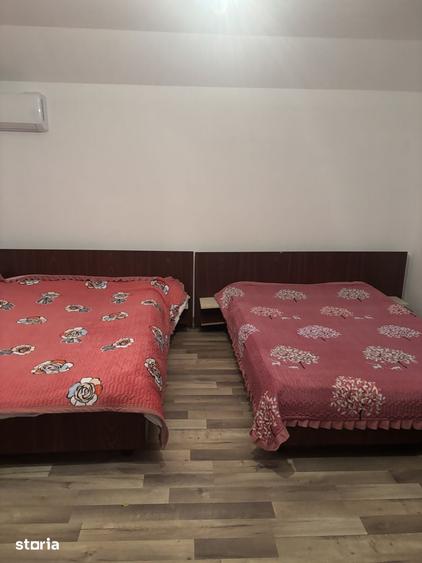 Casă cu 10 camere cu Teren 300 Mp în Central