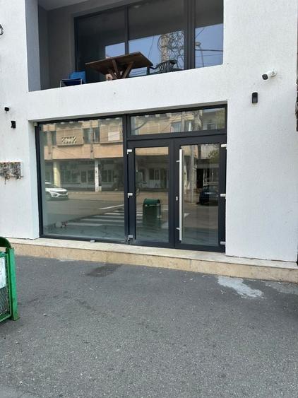Spațiu comercial, de 80 mp, în Central