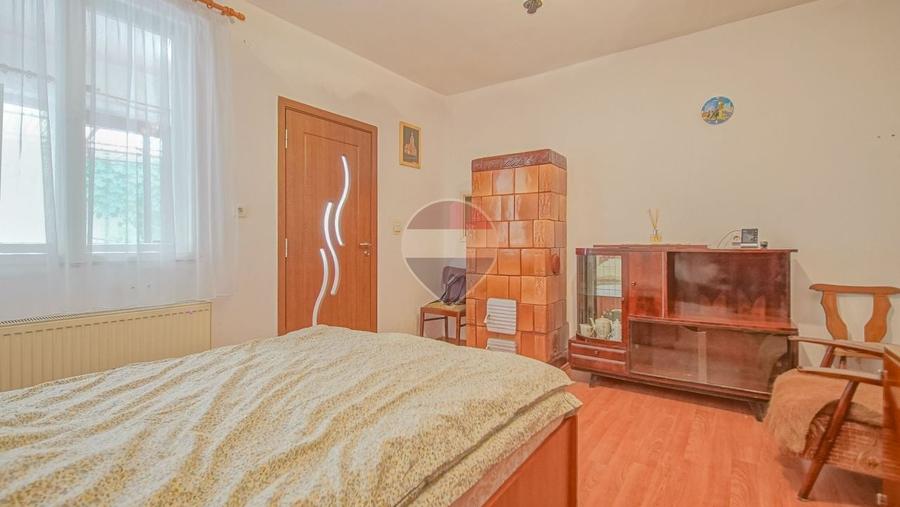 Casă individuală cu 5 camere cu Teren 1555 Mp în Satulung