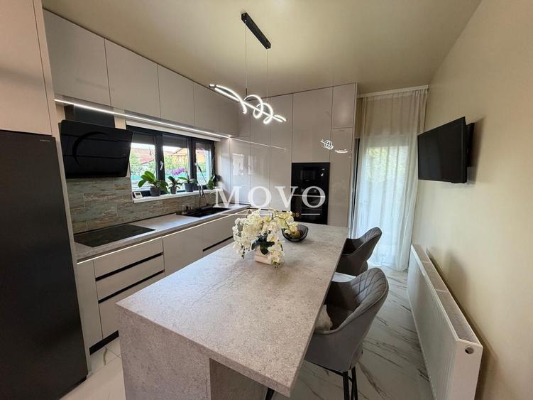Duplex cu 4 camere cu Teren 250 Mp în Sânmihaiu Român